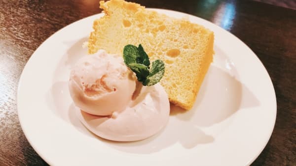 (季節限定)桜のシフォンケーキ